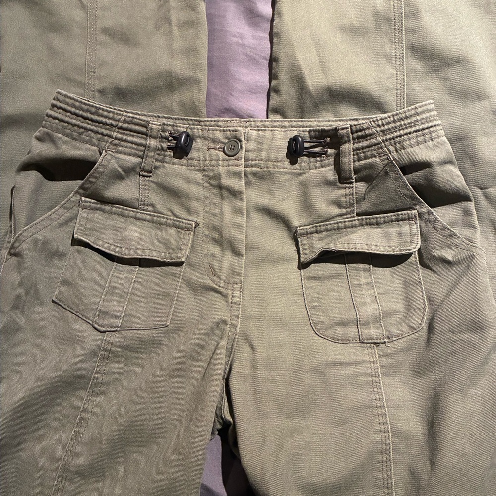 Women’s Olive Cargo Pants with Utility Pockets